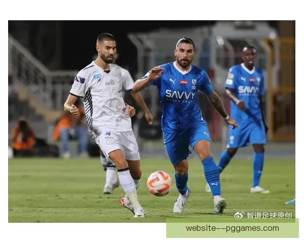 范德贝克租借加盟法兰克福将为球队注入新活力助力进攻端